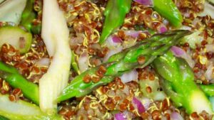 Ensalada de Quinoa con Espárragos y Alcaparras