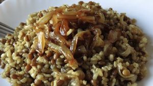 Mujaddara, rice with lentils Lebanese style (Vegan)